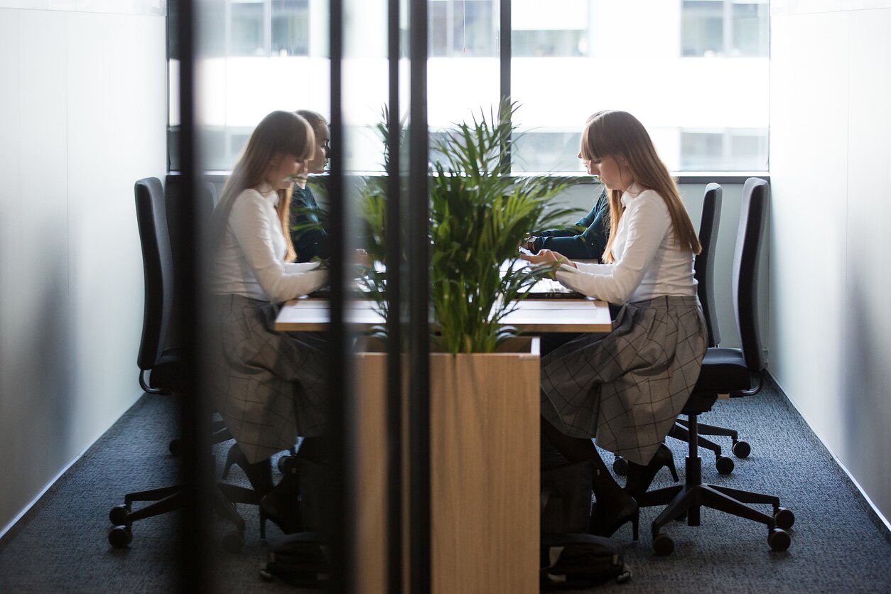 Diplomo magistro laipsnis reikalauja vis mažiau: