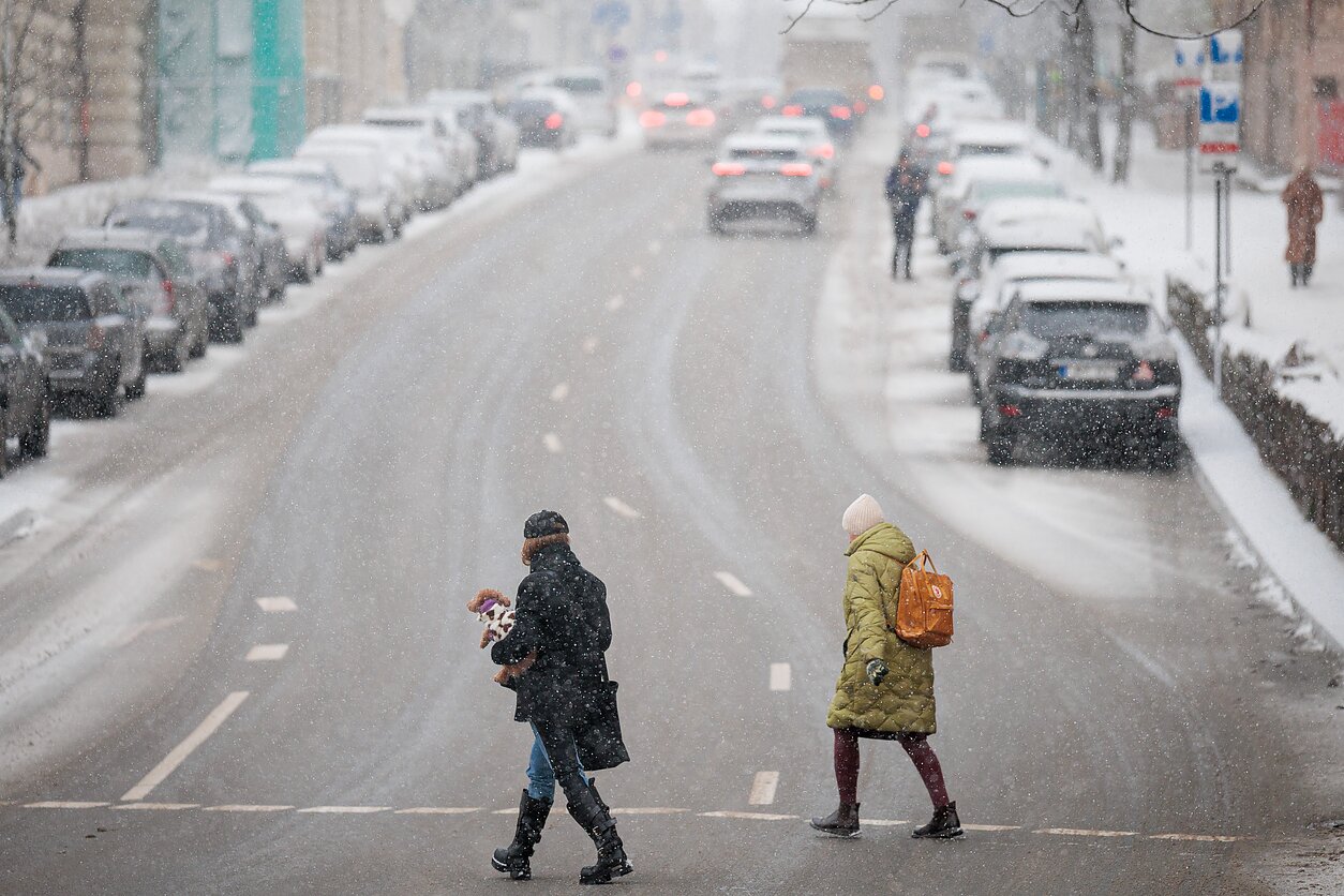 Ar ECB galėtų pradėti kelti palūkanų normas ir kaip tai pakeistų paskolų mokėjimus?