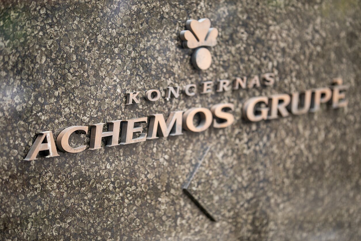 Laurinaitis ieškinio dėl teisės įsigyti kontrolinį „Achemos grupės“ akcijų paketą atsisakė.