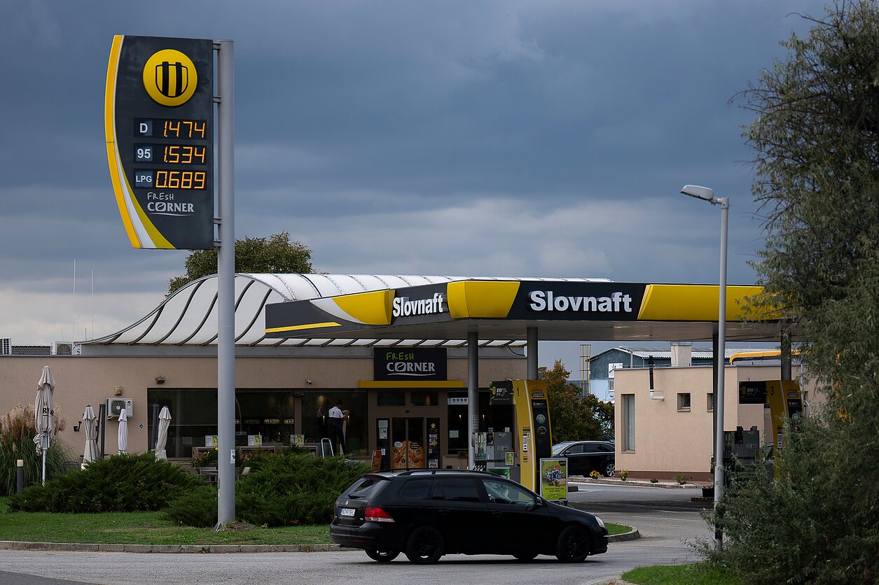 Slovakija užsieniečiams nebeprimes didesnių degalų kainų