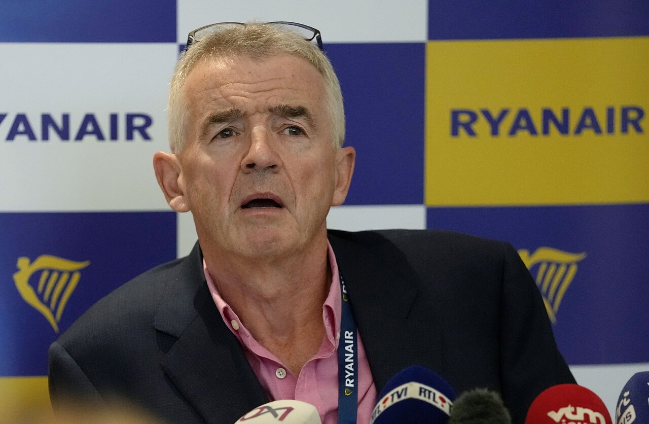 „Ryanair“ generalinis direktorius O’Leary ragina uždrausti prekiauti alkoholiu rytais prieš skrydžius