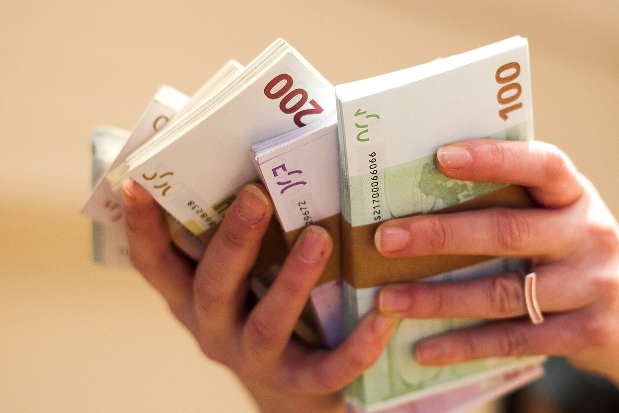 Už finansinius nusikaltimus statybų bendrovės vadovui skirta 15 tūkst. eurų bauda, ​​konfiskavimas