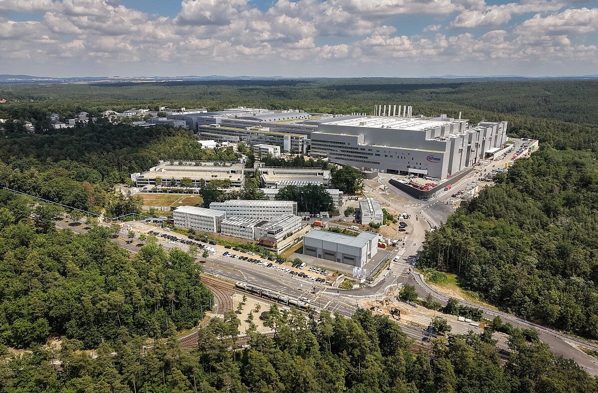 Vokietijoje atidaryta didžiausia pasaulyje išmaniųjų lustų gamykla